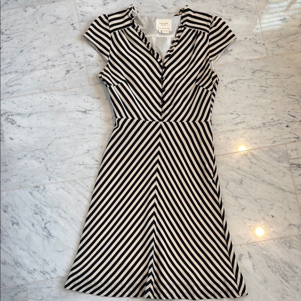 Kate Spade New York Silk Striped Black and White Knee-Length Dress Size 6